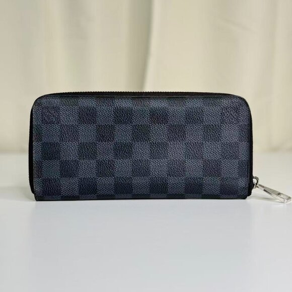 Louis Vuitton Damier Graphite Wallet with Classic Checkerboard Design - Picture 2 of 7
